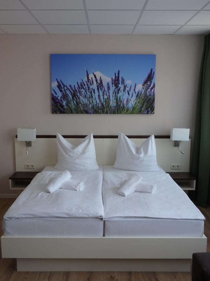 Garni Hotel Lavendelhof Nauen Ngoại thất bức ảnh